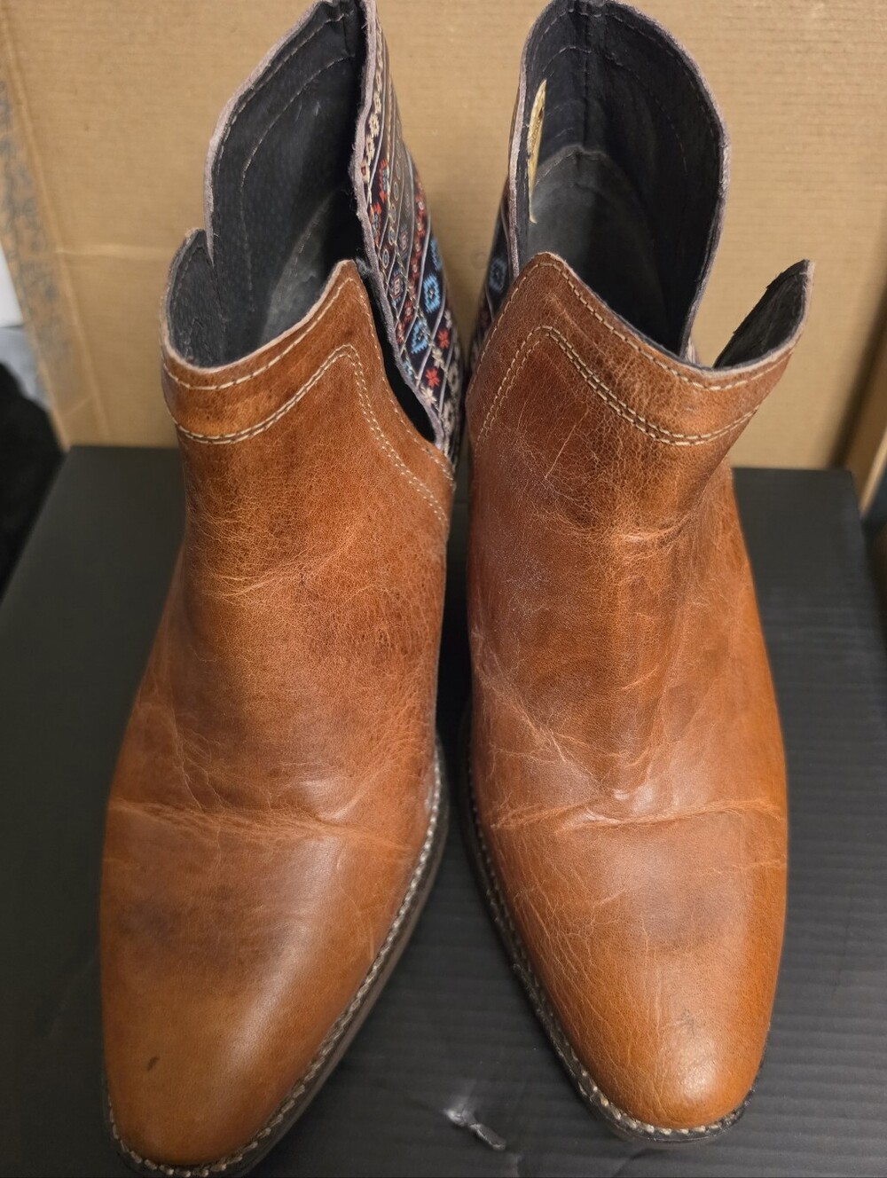 Roper Tan Leather Chukka Boots with Pattern Back